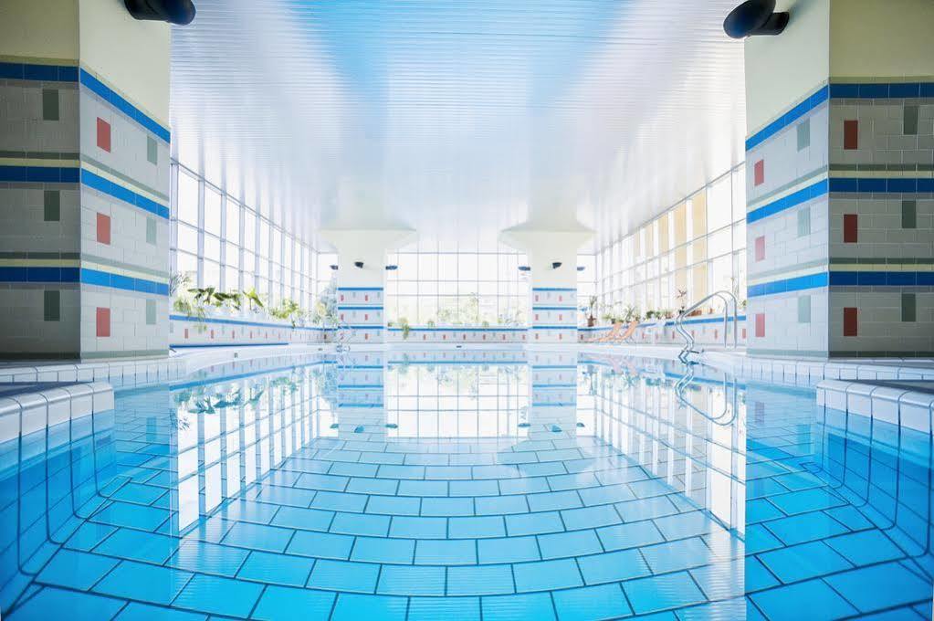 Ceu Konferencia Koezpont Hotel Budapest Luaran gambar