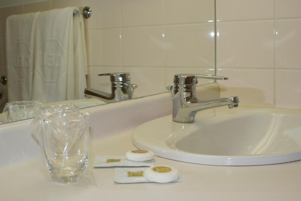 Ceu Konferencia Koezpont Hotel Budapest Luaran gambar