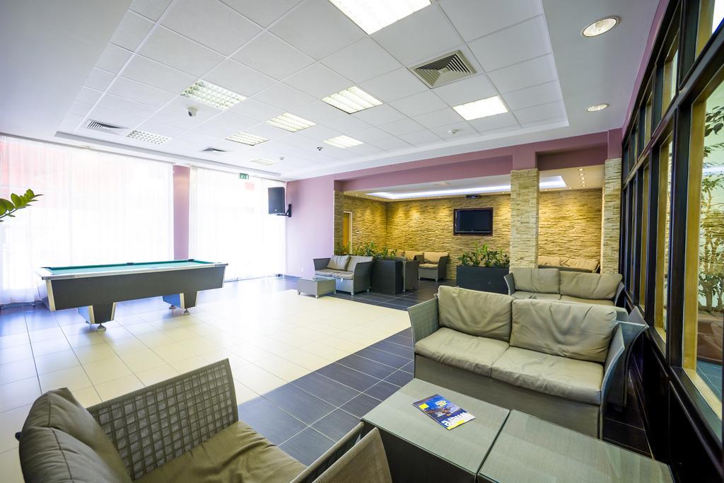 Ceu Konferencia Koezpont Hotel Budapest Luaran gambar