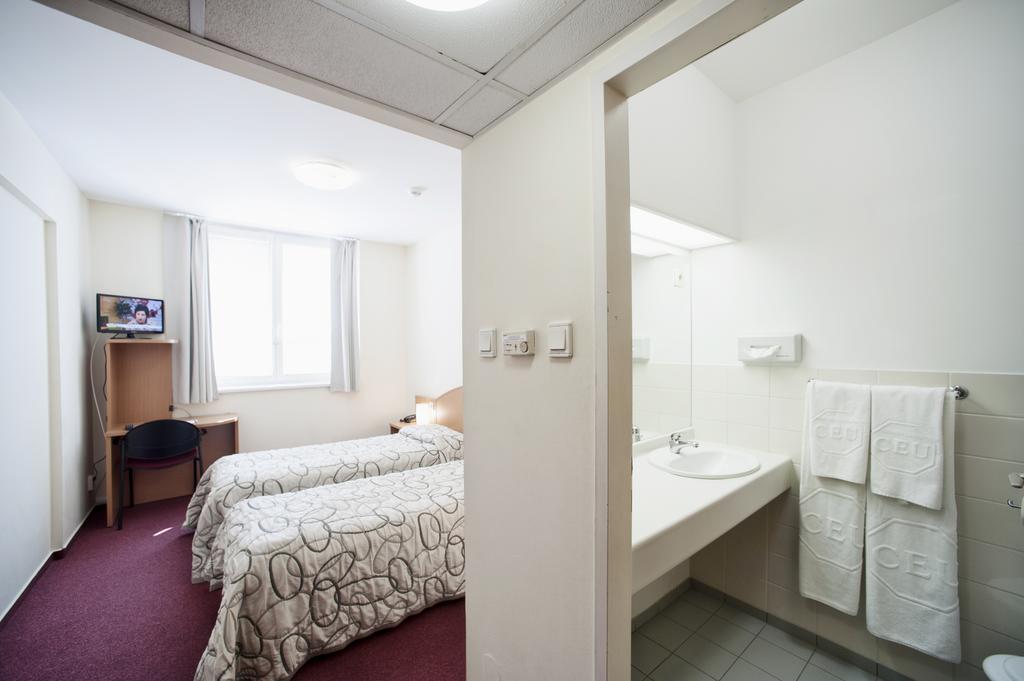 Ceu Konferencia Koezpont Hotel Budapest Bilik gambar